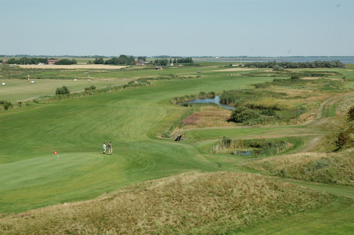 Golfen in Nordseenähe in St. Peter-Ording